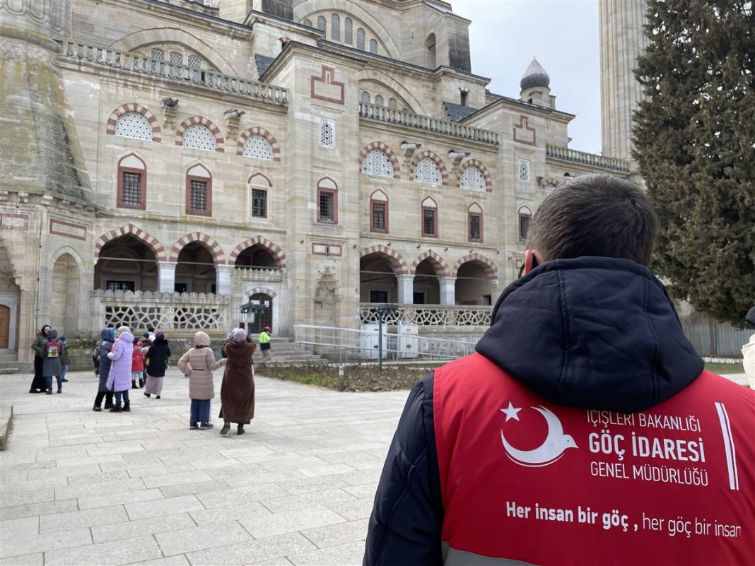 Ukrayna'dan tahliye edilen Kırım Tatar Türkü kadınlar Selimiye'de dua etti 14