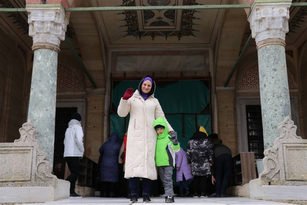 Ukrayna'dan tahliye edilen Kırım Tatar Türkü kadınlar Selimiye'de dua etti 13