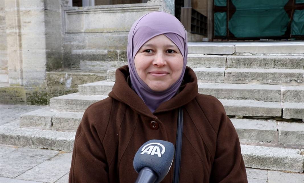 Ukrayna'dan tahliye edilen Kırım Tatar Türkü kadınlar Selimiye'de dua etti 7