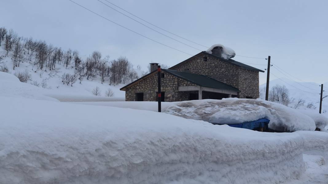 Tunceli'nin bir yanı yazı, bir yanı kışı yaşıyor 6