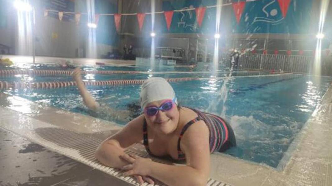 Down sendromlu Şeyma yüzmeyle hayata tutundu 5