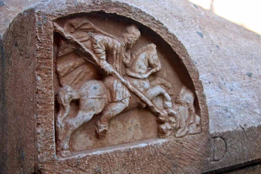 Dünyada kemik ve eşyalarla bulunan ilk lahit İzmit'te: İmparatorun koruyucusu 5