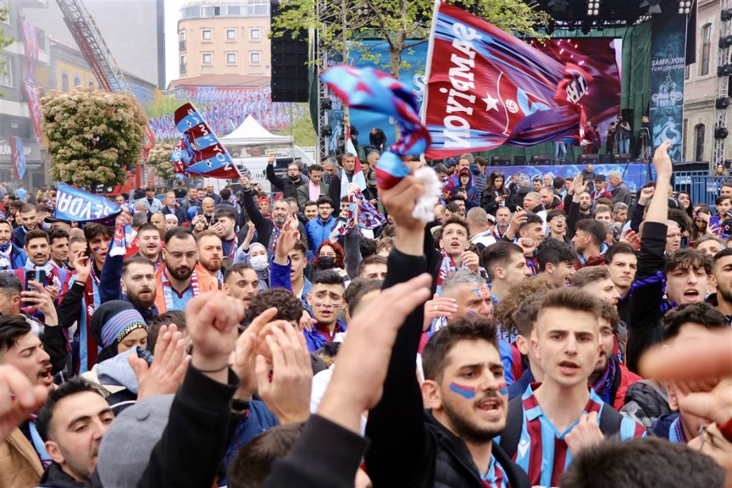 Şampiyonluğa bir kala! Trabzon'da meydanlar doldu 20