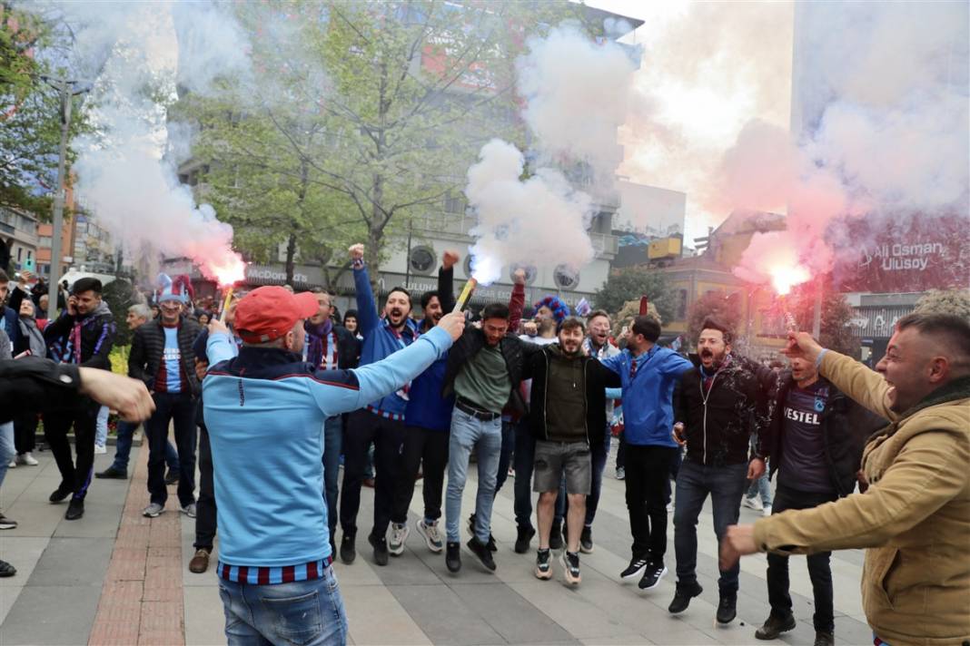 Şampiyonluğa bir kala! Trabzon'da meydanlar doldu 15