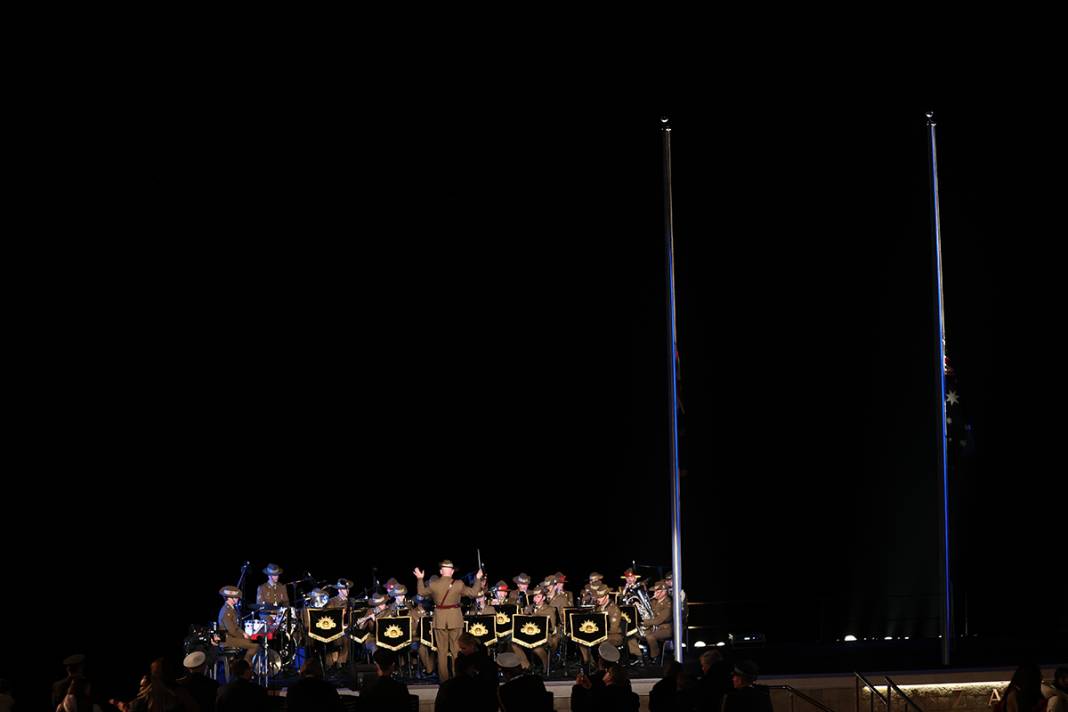 Anzaklar 'Şafak Ayini' için Gelibolu'da sabahladı 2