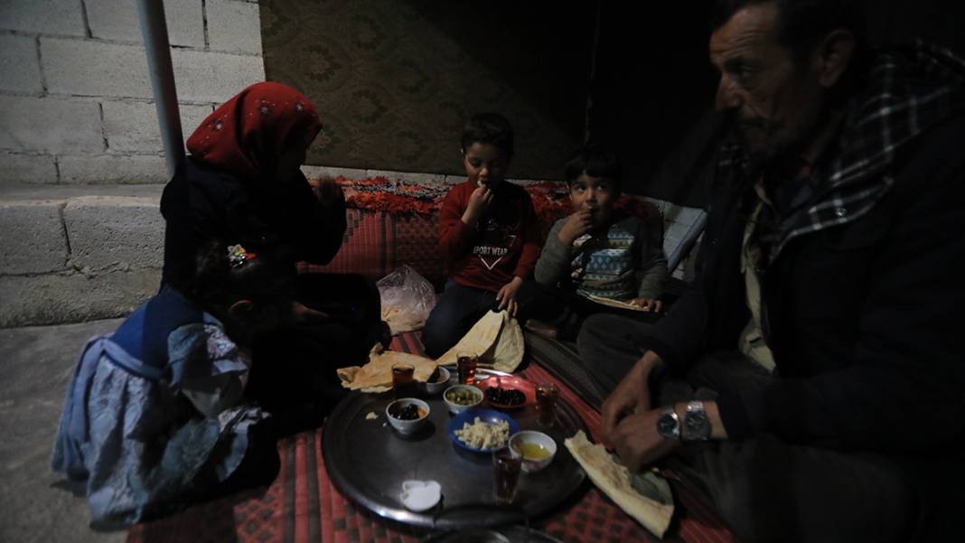 Esad zulmünden kaçtılar, ilk sahuru evlerinin hasretiyle yaptılar 4