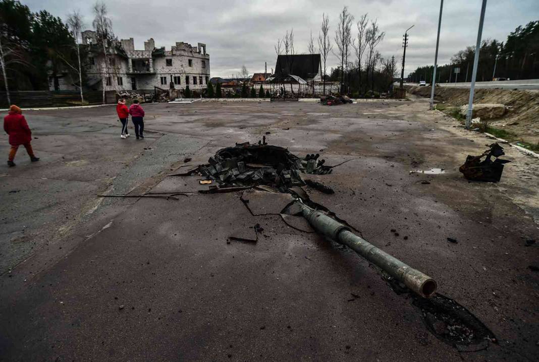 Brovary’i yıkıp yağmalayan Rus güçlerinden alçak mesaj: Misafirperverliğiniz için teşekkür ederiz 2