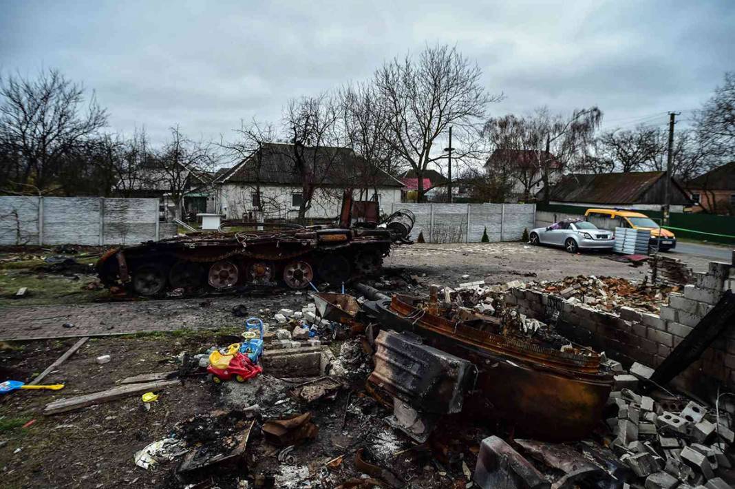 Brovary’i yıkıp yağmalayan Rus güçlerinden alçak mesaj: Misafirperverliğiniz için teşekkür ederiz 5