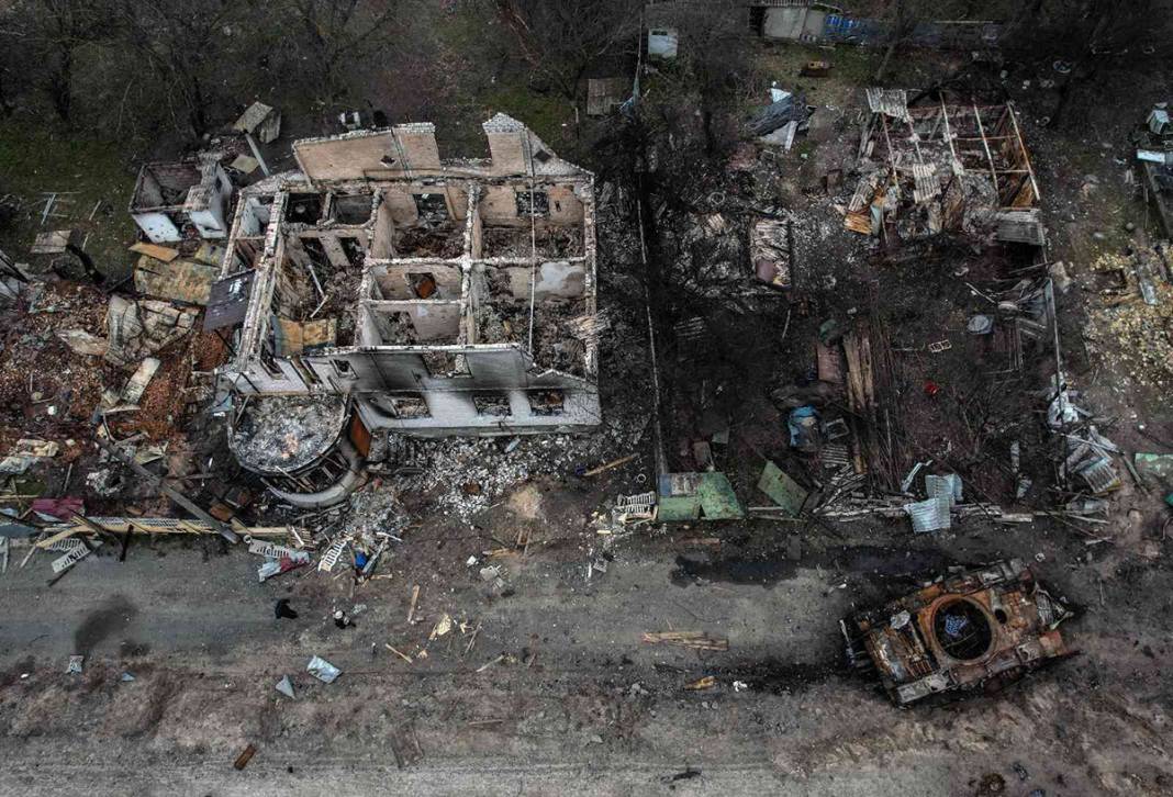 Brovary’i yıkıp yağmalayan Rus güçlerinden alçak mesaj: Misafirperverliğiniz için teşekkür ederiz 6