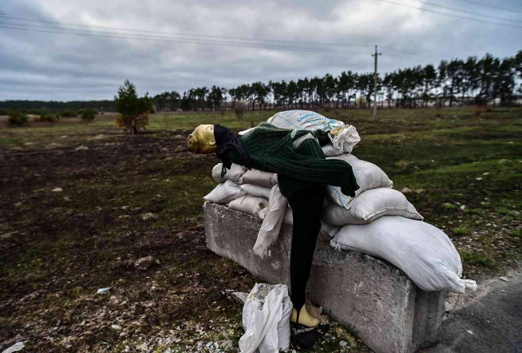 Brovary’i yıkıp yağmalayan Rus güçlerinden alçak mesaj: Misafirperverliğiniz için teşekkür ederiz 9