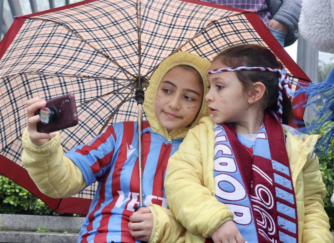 Şampiyonluğa bir kala! Trabzon'da meydanlar doldu 9