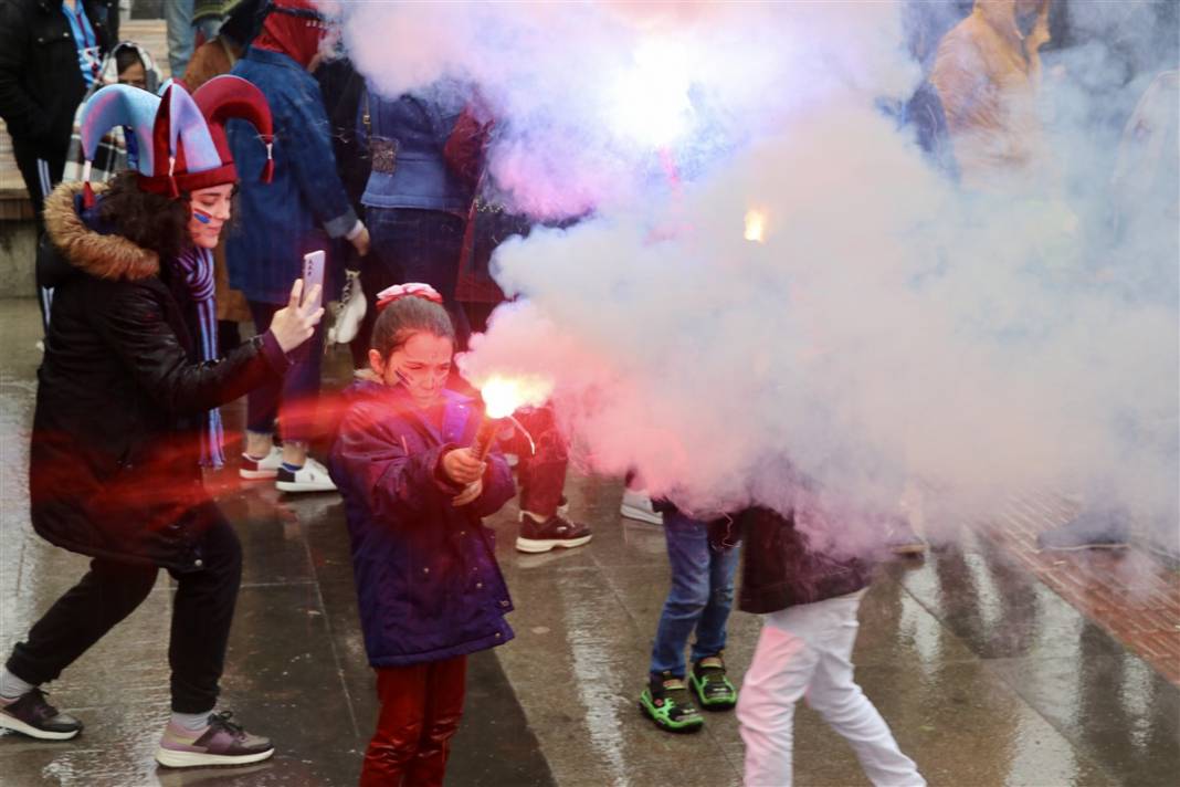 Şampiyonluğa bir kala! Trabzon'da meydanlar doldu 3
