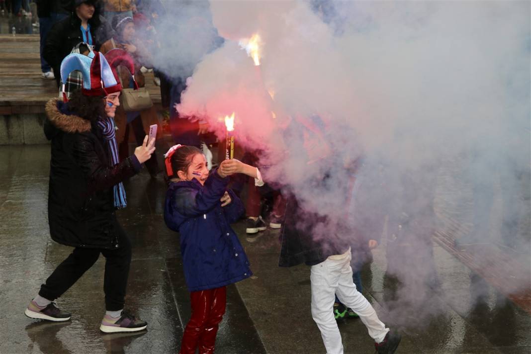 Şampiyonluğa bir kala! Trabzon'da meydanlar doldu 2
