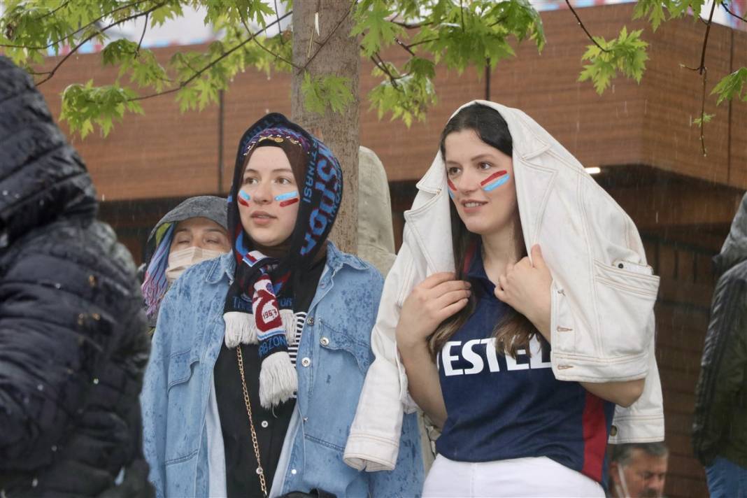 Şampiyonluğa bir kala! Trabzon'da meydanlar doldu 1