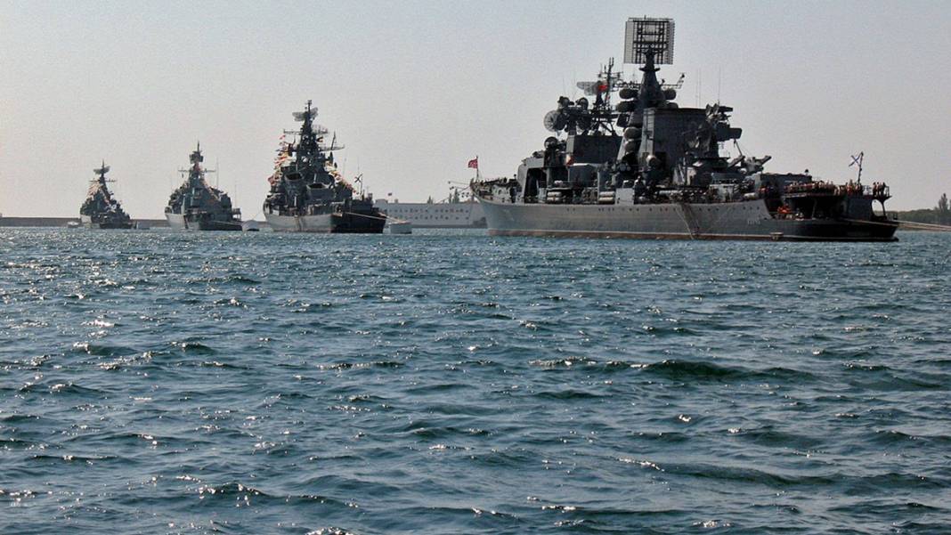 Ukrayna'nın Rus Donanmasının Sancak Gemisini vurması ne anlama geliyor? 1