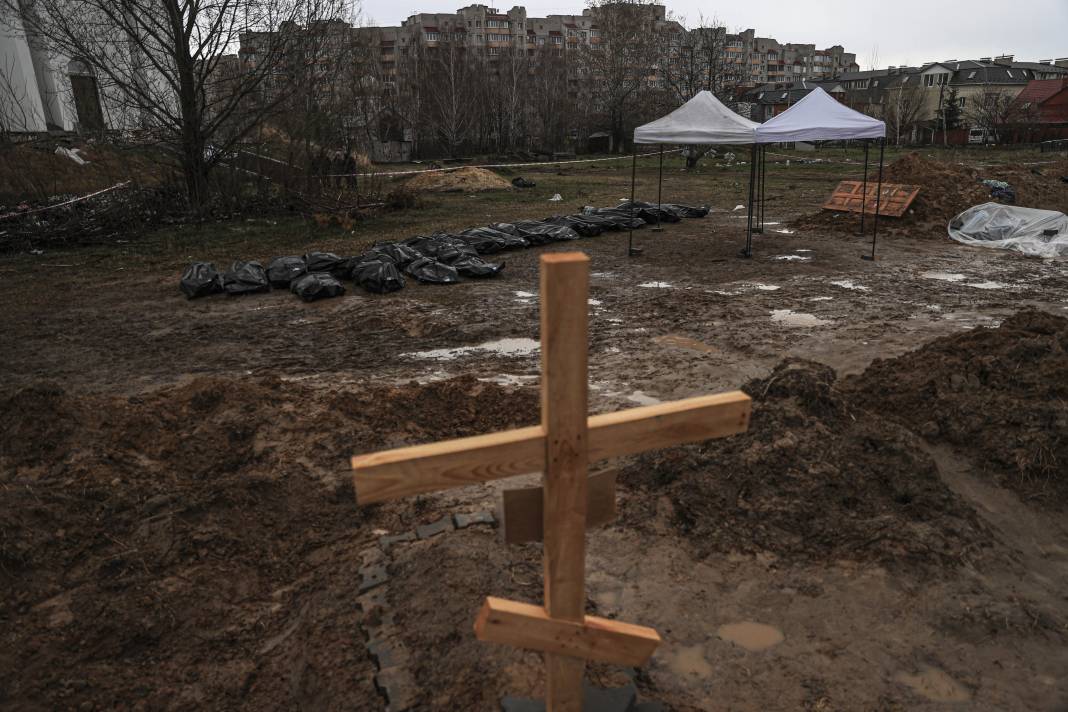 Ukrayna'daki savaşın acısı yürekleri yaktı! Ölen askerler için gözyaşları sel oldu 12
