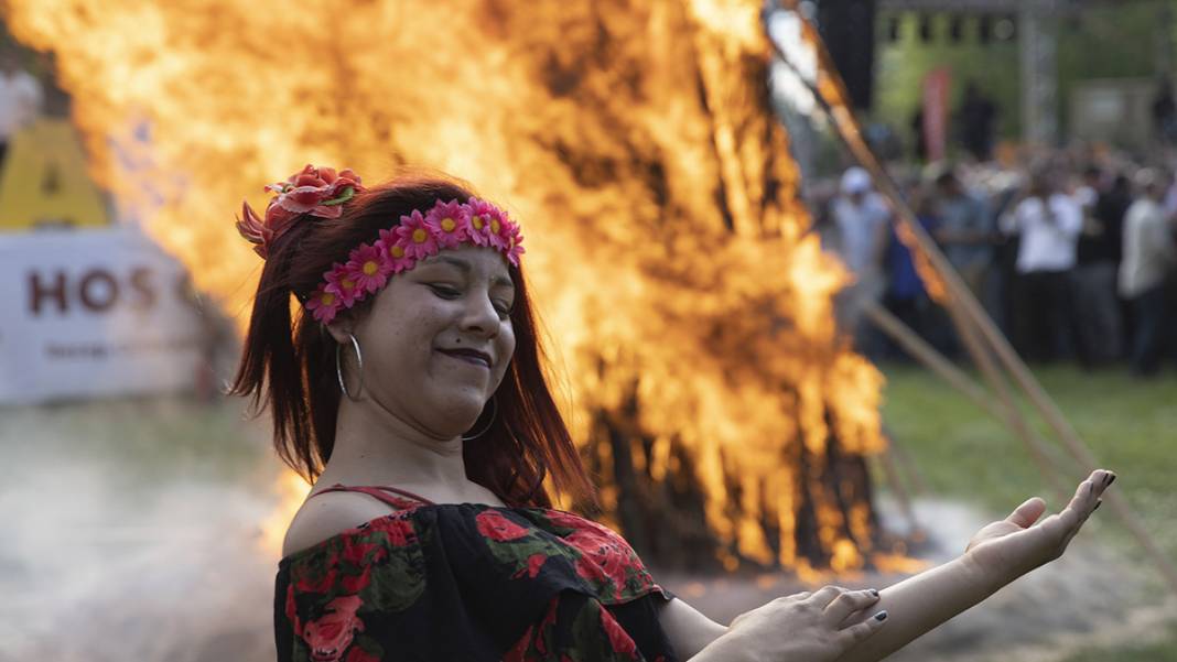 On binlerce kişi akın etti: Edirne'de kakava ateşi 5