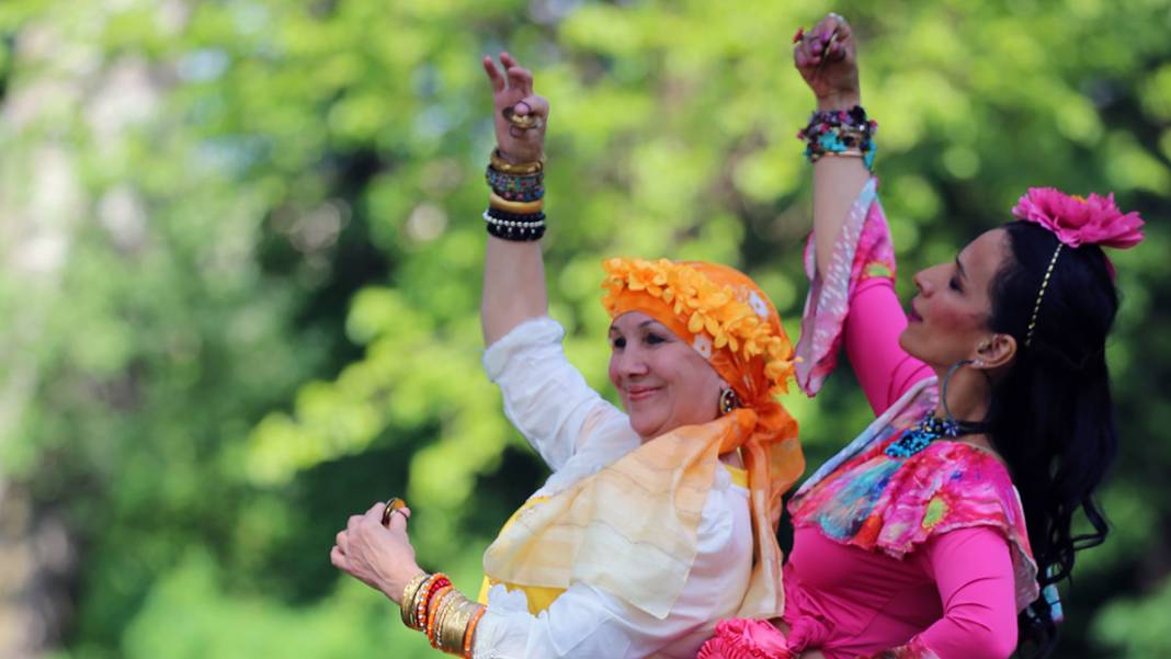 On binlerce kişi akın etti: Edirne'de kakava ateşi 8