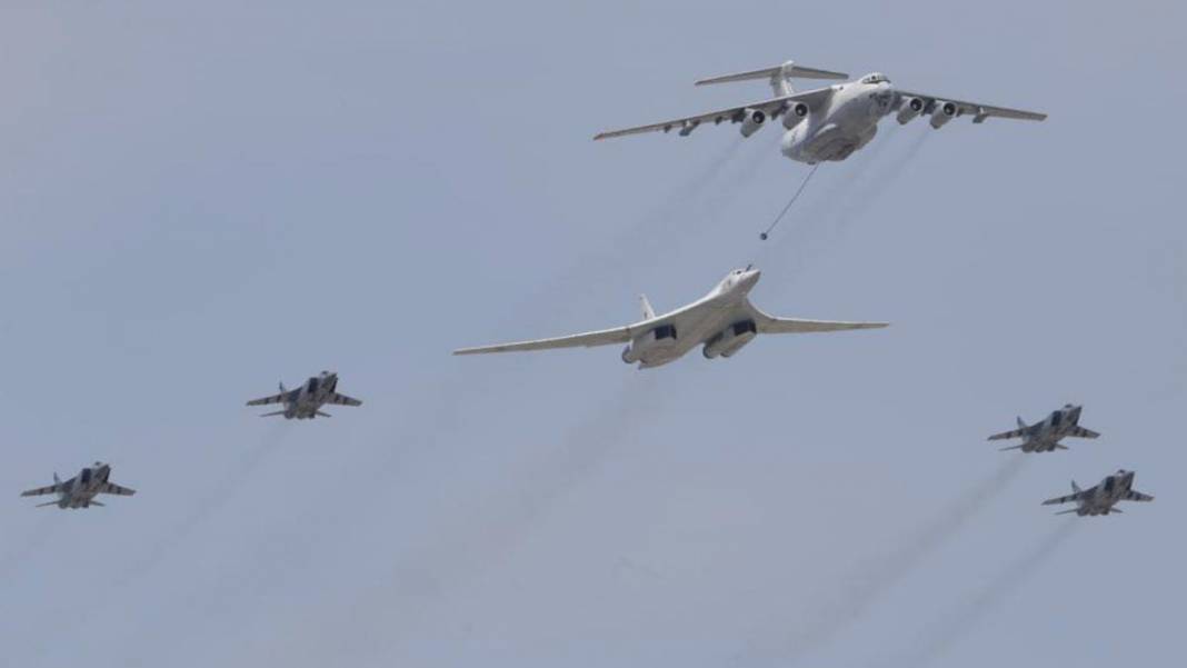 Putin'den dünyaya 'nükleer' gözdağı: Kıyamet uçağını da havalandırdı 8