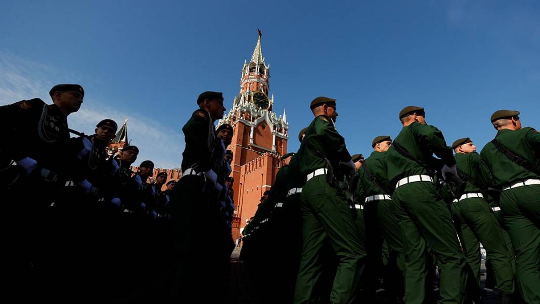 Putin'den dünyaya 'nükleer' gözdağı: Kıyamet uçağını da havalandırdı 2