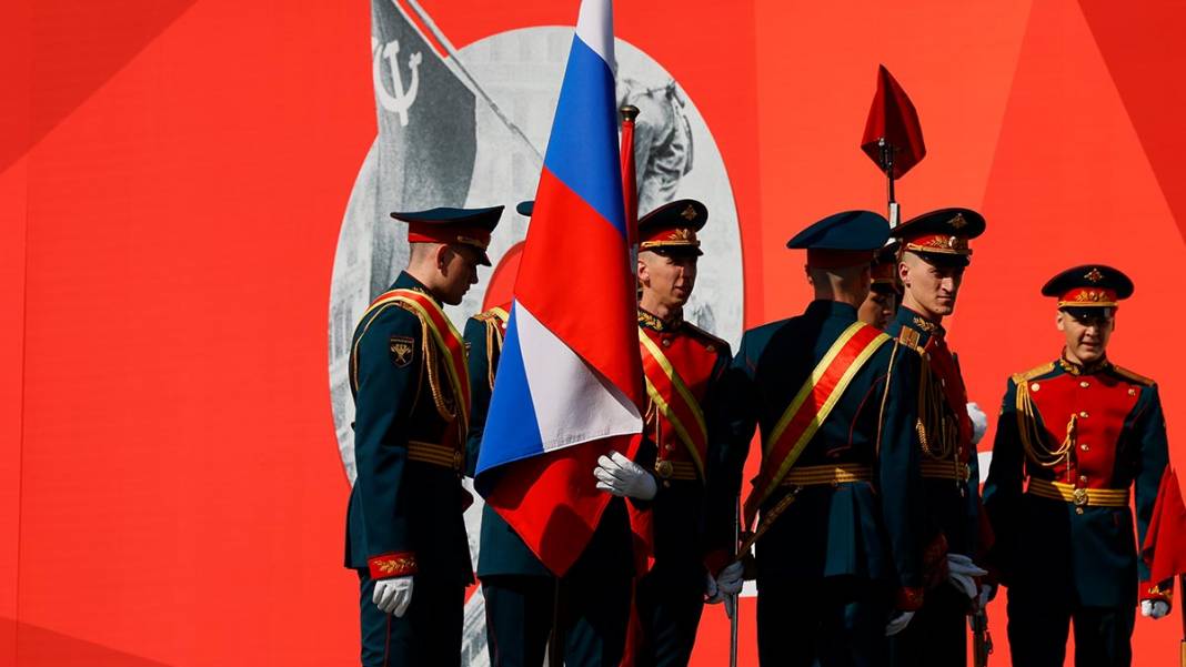 Putin'den dünyaya 'nükleer' gözdağı: Kıyamet uçağını da havalandırdı 7