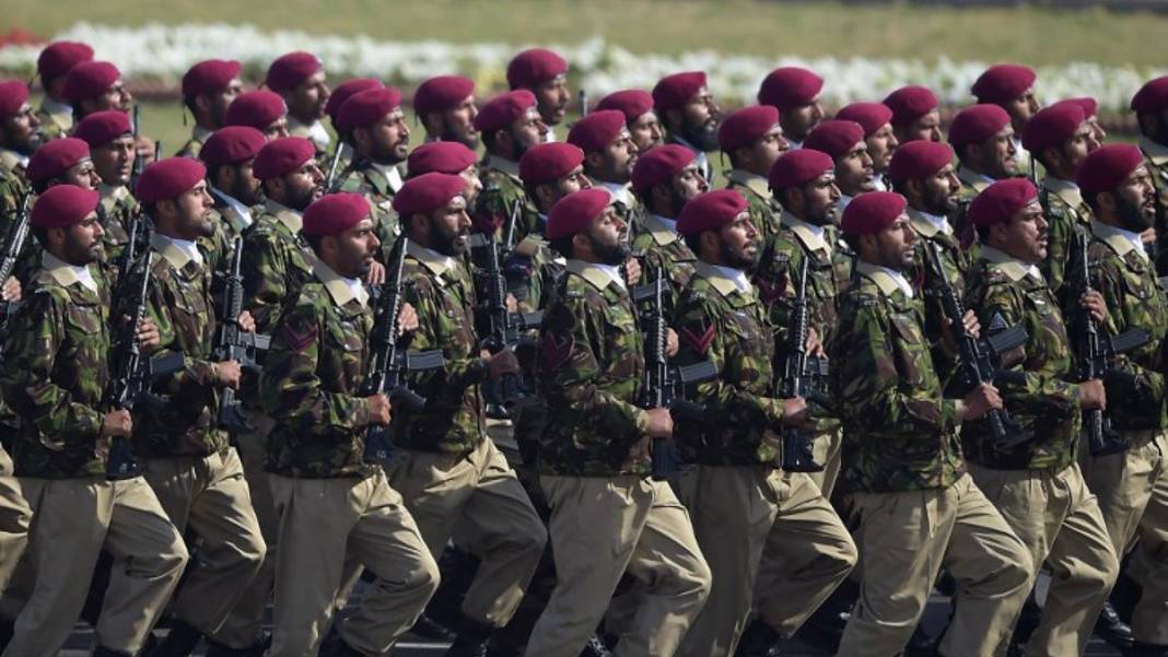 Dünyanın En güçlü 13 ordusu 9