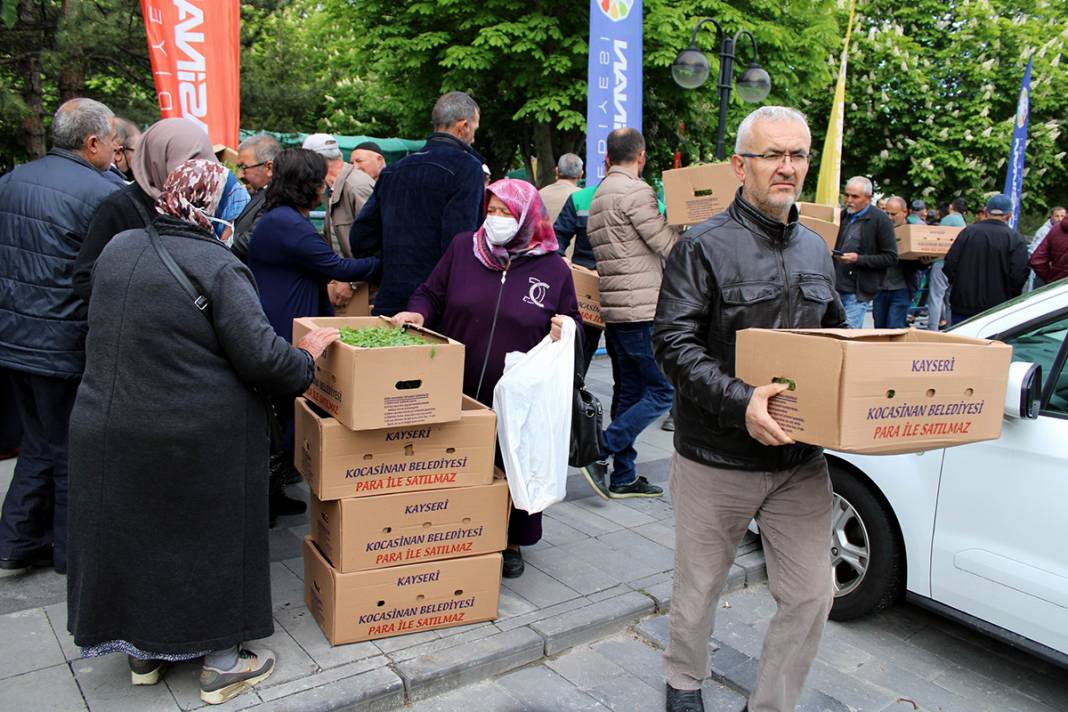 'Karahıdır' kuyruğu! Belediye ücretsiz dağıttı, 1 saatte tükendi 9