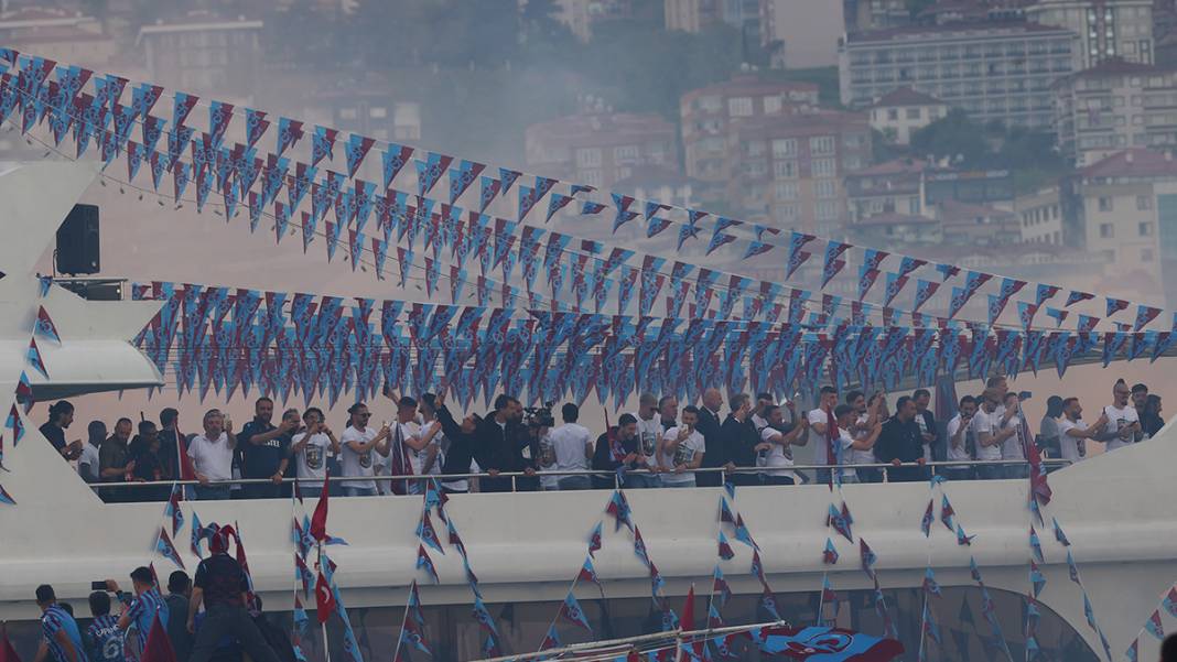 Trabzon'dan kupa çıkarması: Binlerce taraftar akın etti 8