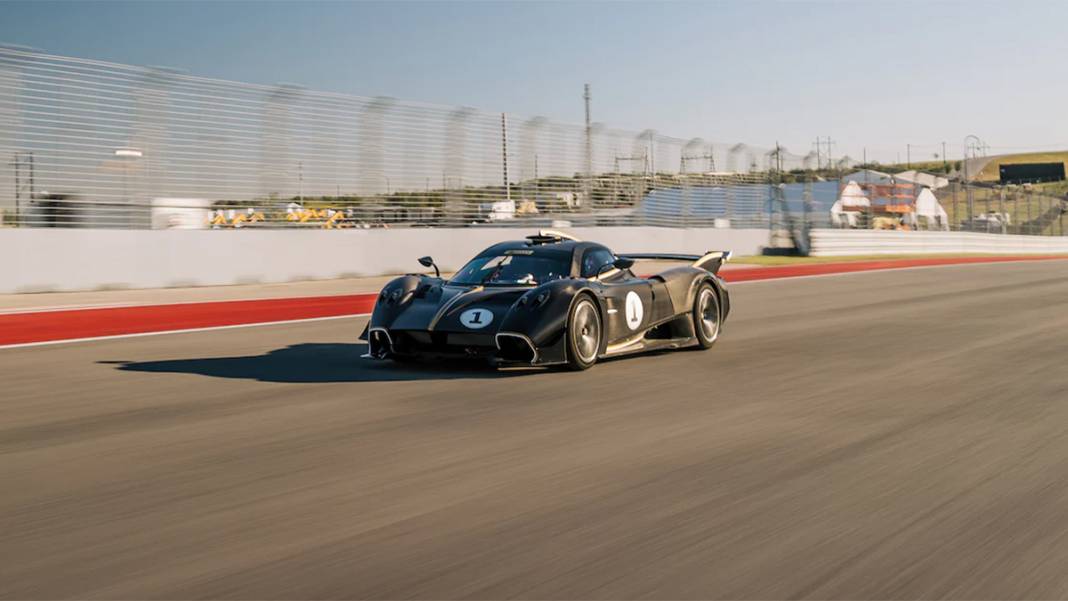 Dünyanın En hızlı otomobilleri 9