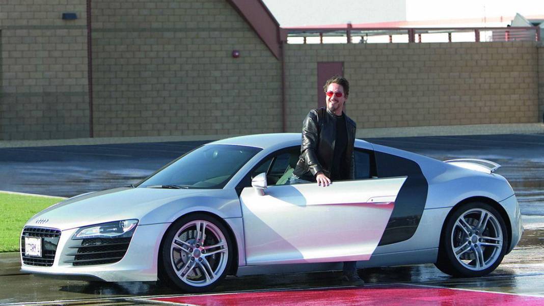 Bu otomobillerin gerçek olduğunu biliyor muydunuz? İşte filmlerde kullanılan En ünlü 15 otomobil 14