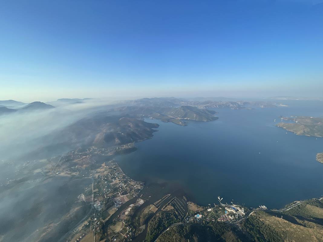 Marmaris'te yangın sürüyor! Uçaklarla müdahale başladı 16