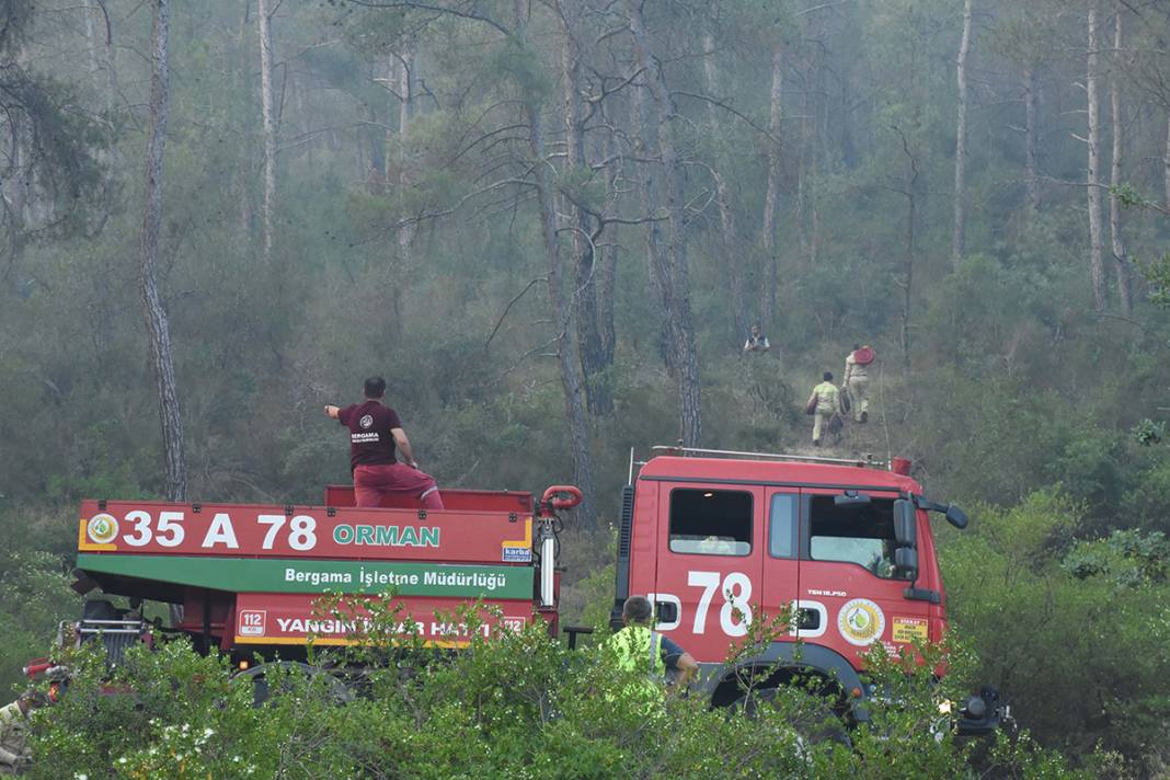Marmaris'te yangın sürüyor! Uçaklarla müdahale başladı 28