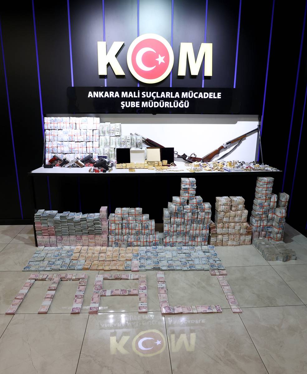 Demir Yumruk'ta yeni detaylar şoke etti! Deste deste paralar, özel uçak, binlerce banka hesabı... 9