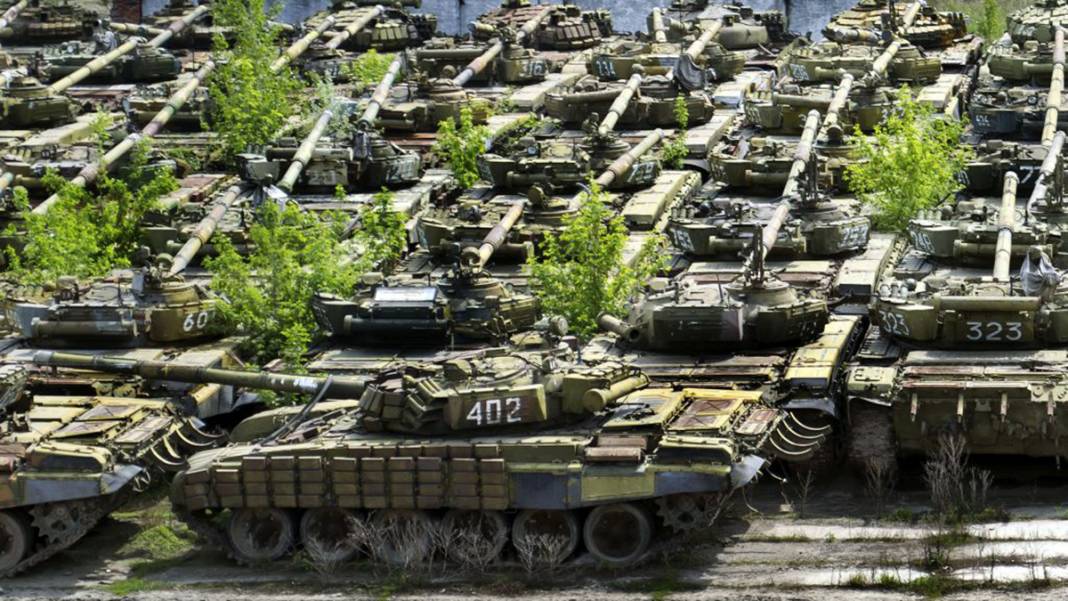 Ukrayna ordusu Rus tanklarını nasıl kolayca imha edebiliyor? Sebebini öğrenince çok şaşıracaksınız 1