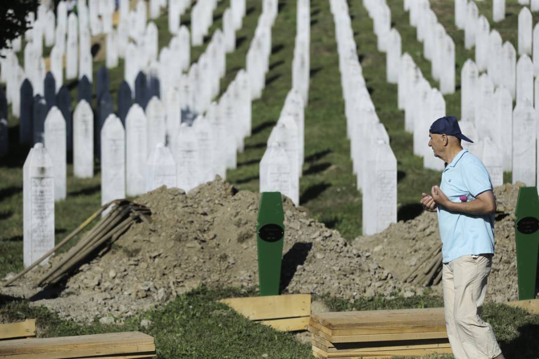 En genci 16 yaşında... Srebrenitsa'nın 27. yılında 50 cenaze toprağa verilecek 9