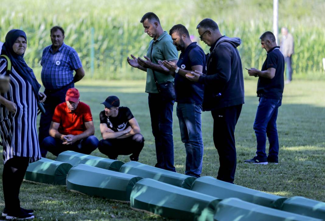 En genci 16 yaşında... Srebrenitsa'nın 27. yılında 50 cenaze toprağa verilecek 7