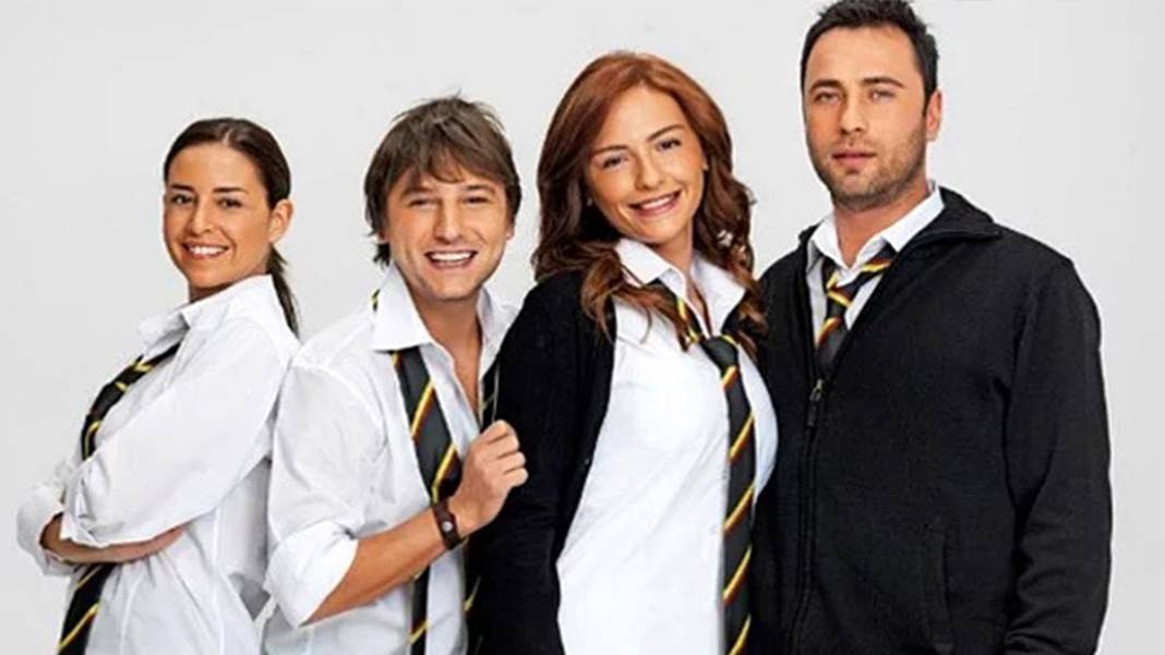 Arka Sıradakiler'in vesikalı güzeli Sibel'in 15 yıllık değişimi! İbo'yla aşkı dillere düşmüştü! Bakın şimdi ne halde? 1