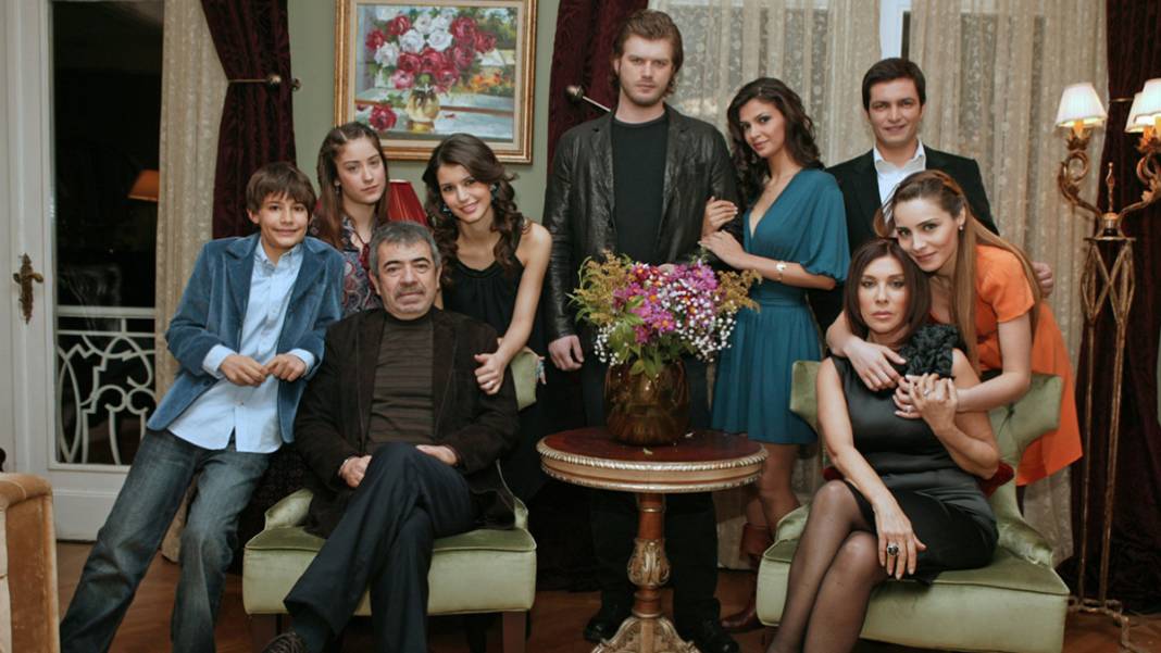 Aşk-ı Memnu'nun Ateşli Aşıkları Bihter ve Behlül'den 12 yıl Sonra Olay Proje! İşte Diziden Sızdırılan İlk Kare 1