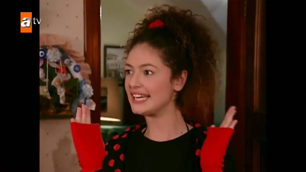 Selena Dizisinin Kıvılcım'ı Tanınmaz Halde! Resmen Koca Kadın Olmuş! İşte Dizinin Fesat Kızı Hazal Şenel'in 18 Yıllık Değişimi 5