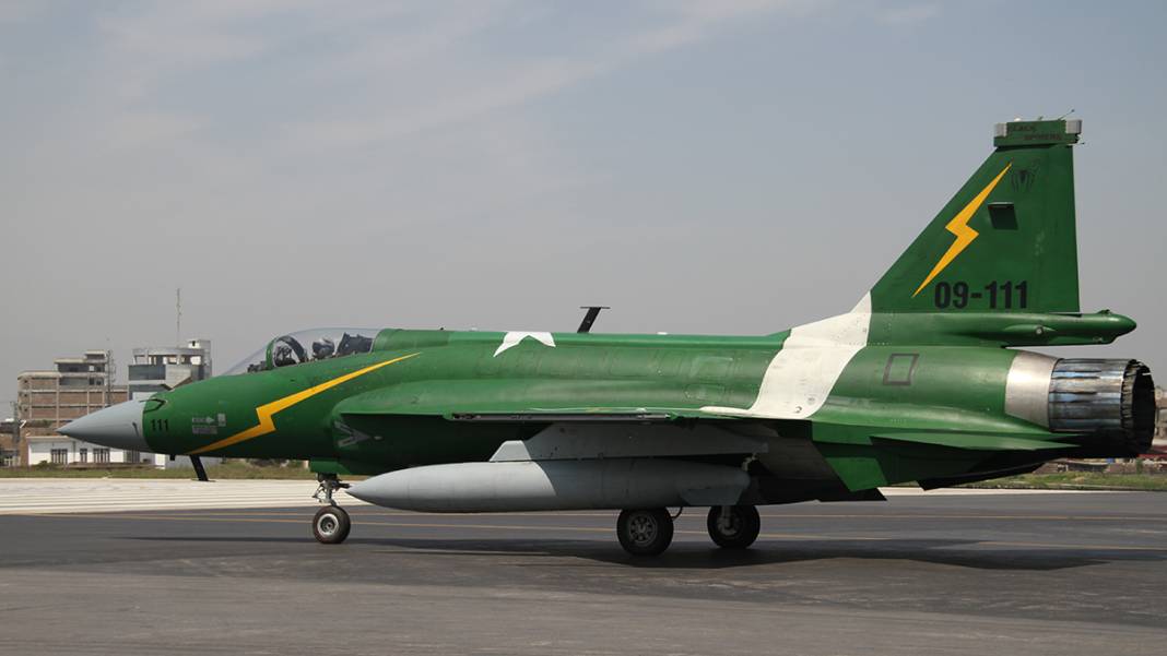 Dünyanın En Güçlü Hava Kuvvetleri: Türkiye kendi savaş uçağını üretemiyor ama... 9