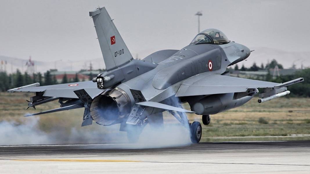 Dünyanın En Güçlü Hava Kuvvetleri: Türkiye kendi savaş uçağını üretemiyor ama... 13