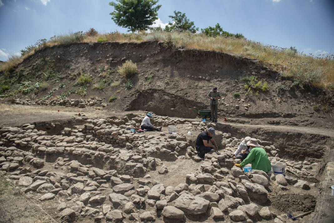 Tunceli'deki kazılarda heyecanlandıran keşif: Anıtsal yapı olabilir 18