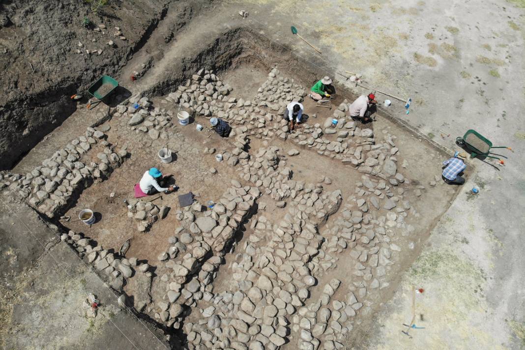 Tunceli'deki kazılarda heyecanlandıran keşif: Anıtsal yapı olabilir 15
