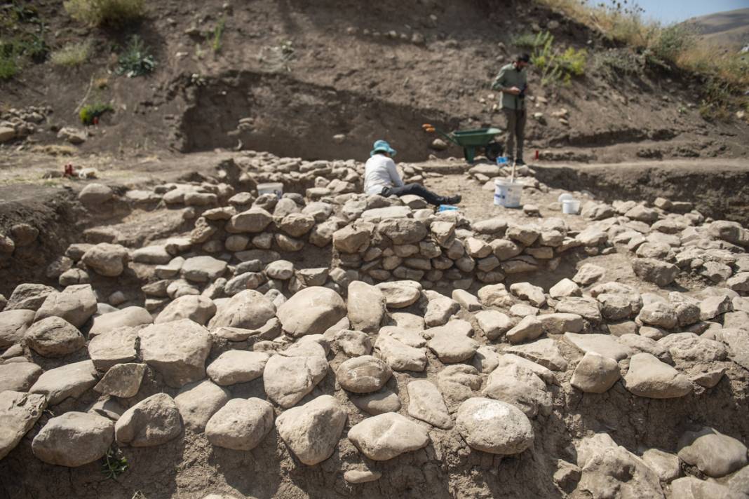 Tunceli'deki kazılarda heyecanlandıran keşif: Anıtsal yapı olabilir 11
