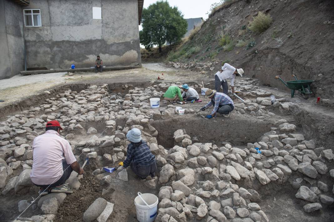Tunceli'deki kazılarda heyecanlandıran keşif: Anıtsal yapı olabilir 10