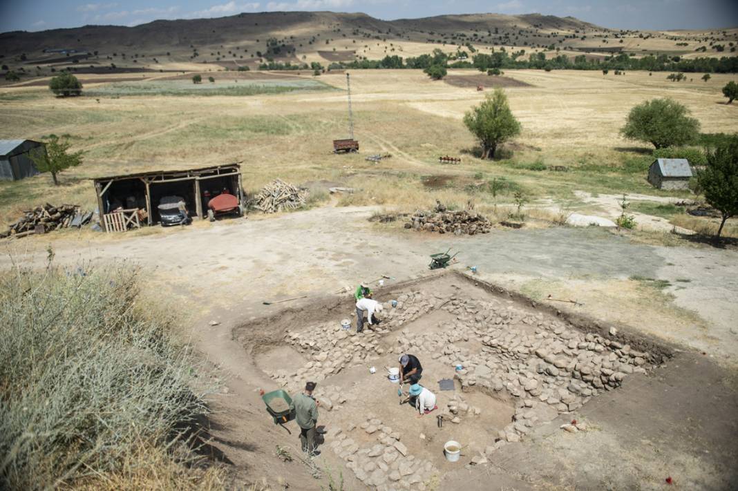 Tunceli'deki kazılarda heyecanlandıran keşif: Anıtsal yapı olabilir 7