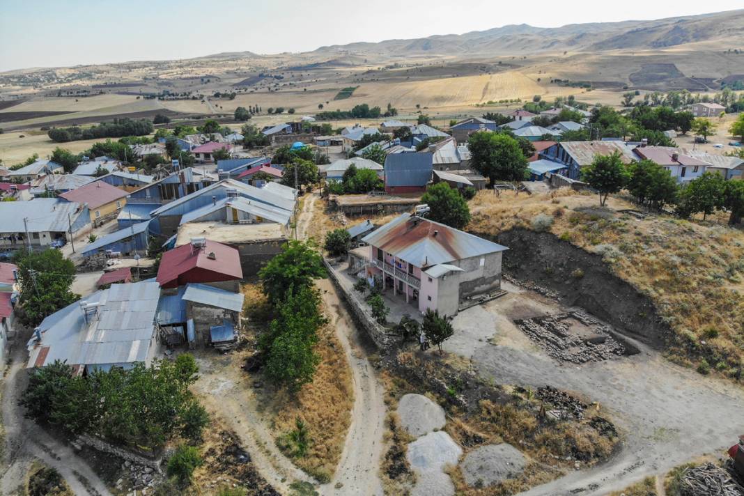 Tunceli'deki kazılarda heyecanlandıran keşif: Anıtsal yapı olabilir 1