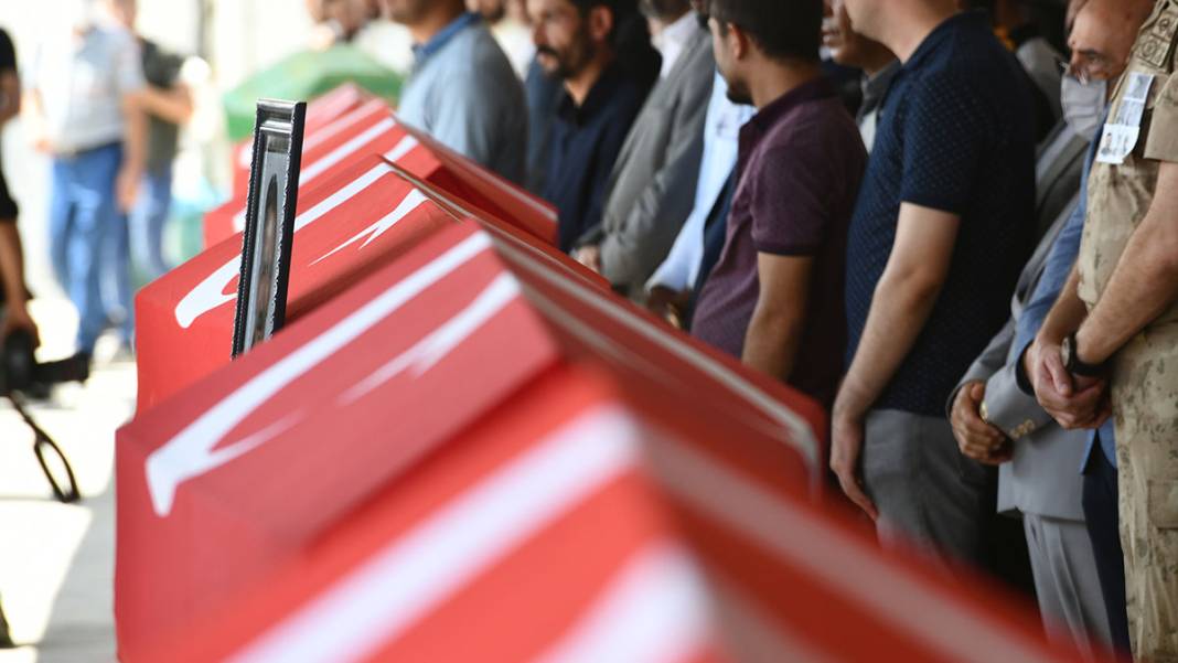 Korkunç kazada hayatını kaybeden itfaiyeci, sağlıkçı ve gazetecilere kahreden veda: Gaziantep'te gözyaşları sel oldu 1