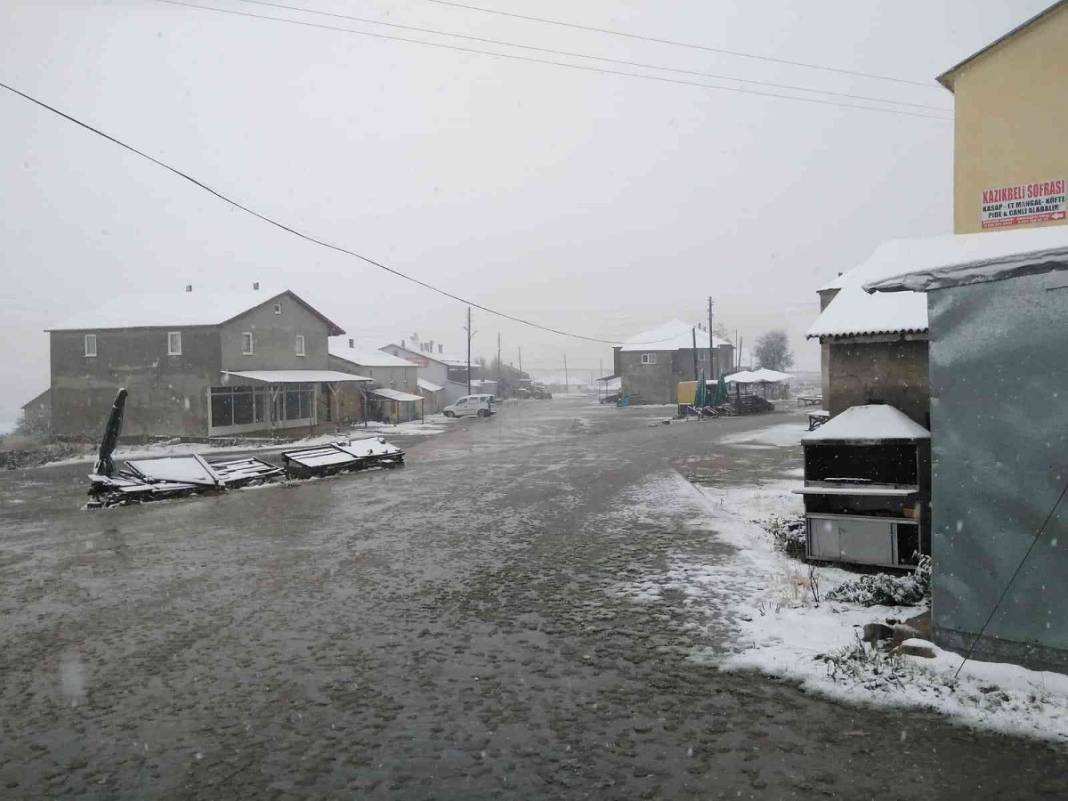 Eylül'de kar sürprizi: Birçok kente kar yağdı 5