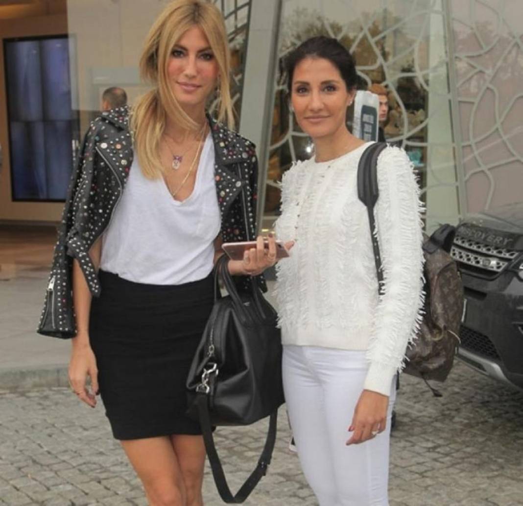 Çağla Şıkel ve ablası Berna'dan ağızları açık bırakan pozlar! Gören dönüp bir daha bakıyor: Bu nasıl bir genetik! 7